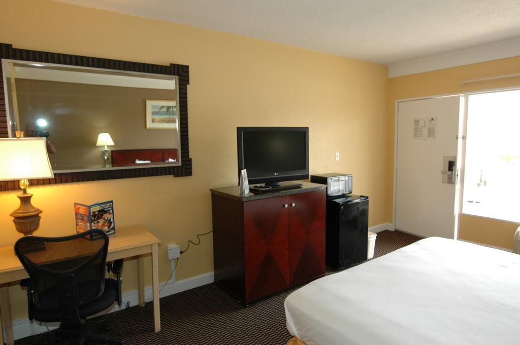 Ambassadors Inn & Suites Virginia Beach Ngoại thất bức ảnh