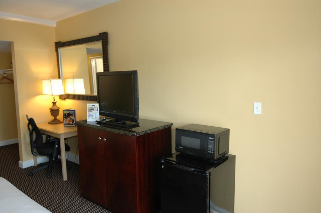 Ambassadors Inn & Suites Virginia Beach Ngoại thất bức ảnh