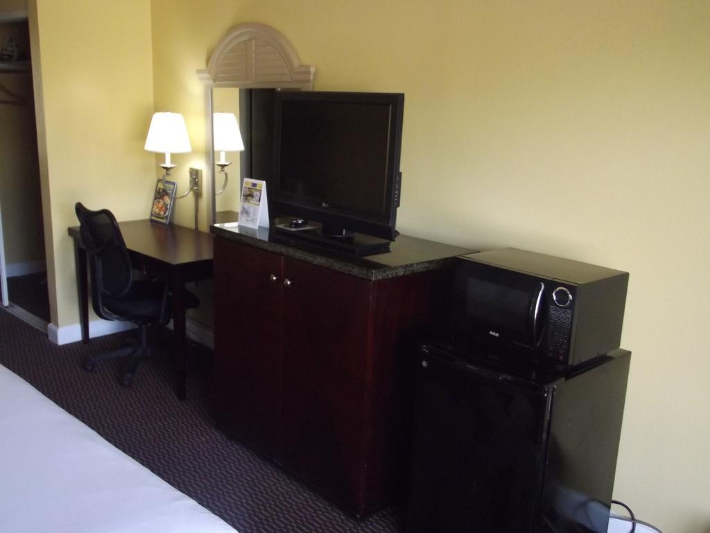 Ambassadors Inn & Suites Virginia Beach Ngoại thất bức ảnh