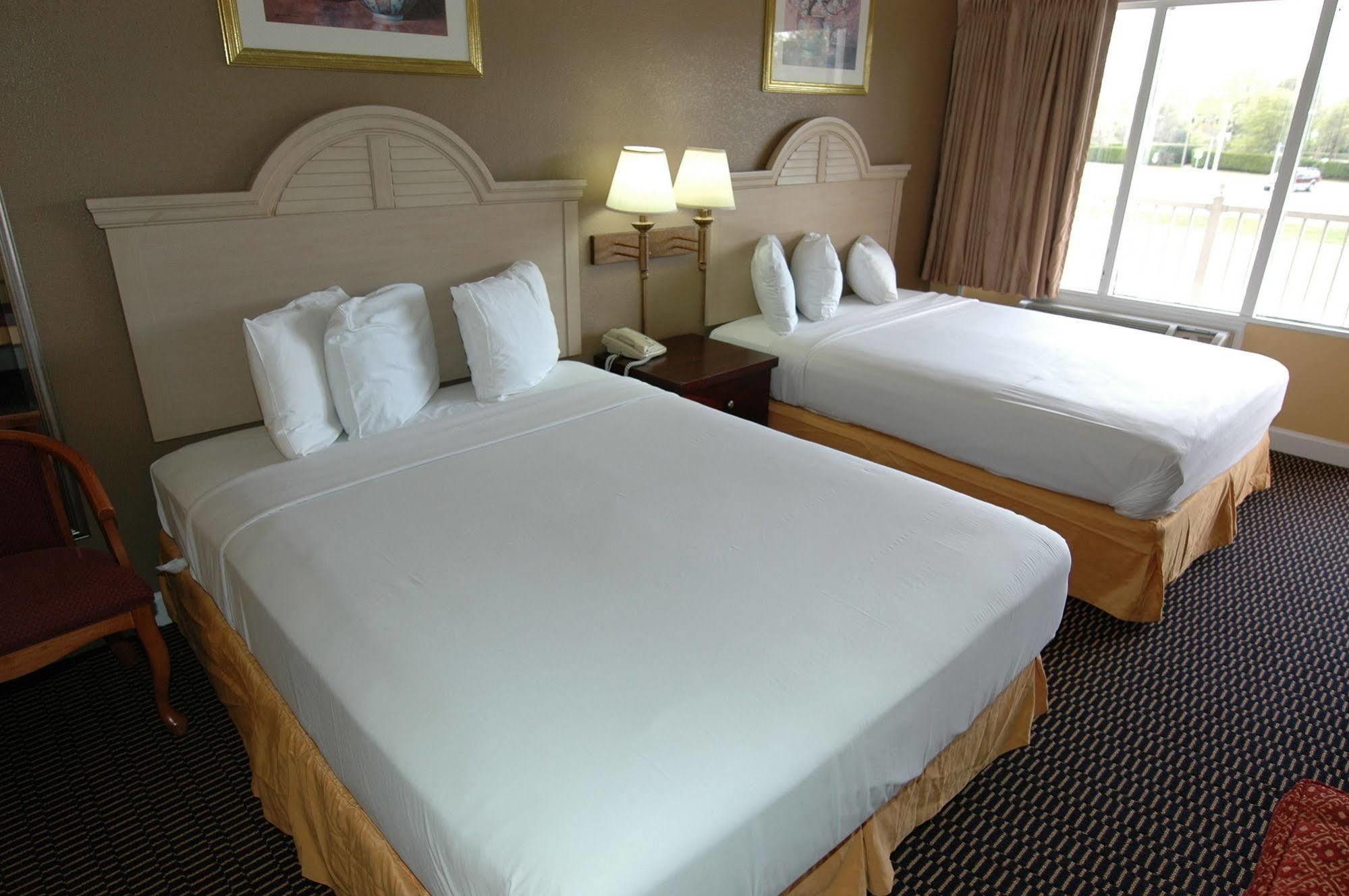 Ambassadors Inn & Suites Virginia Beach Ngoại thất bức ảnh