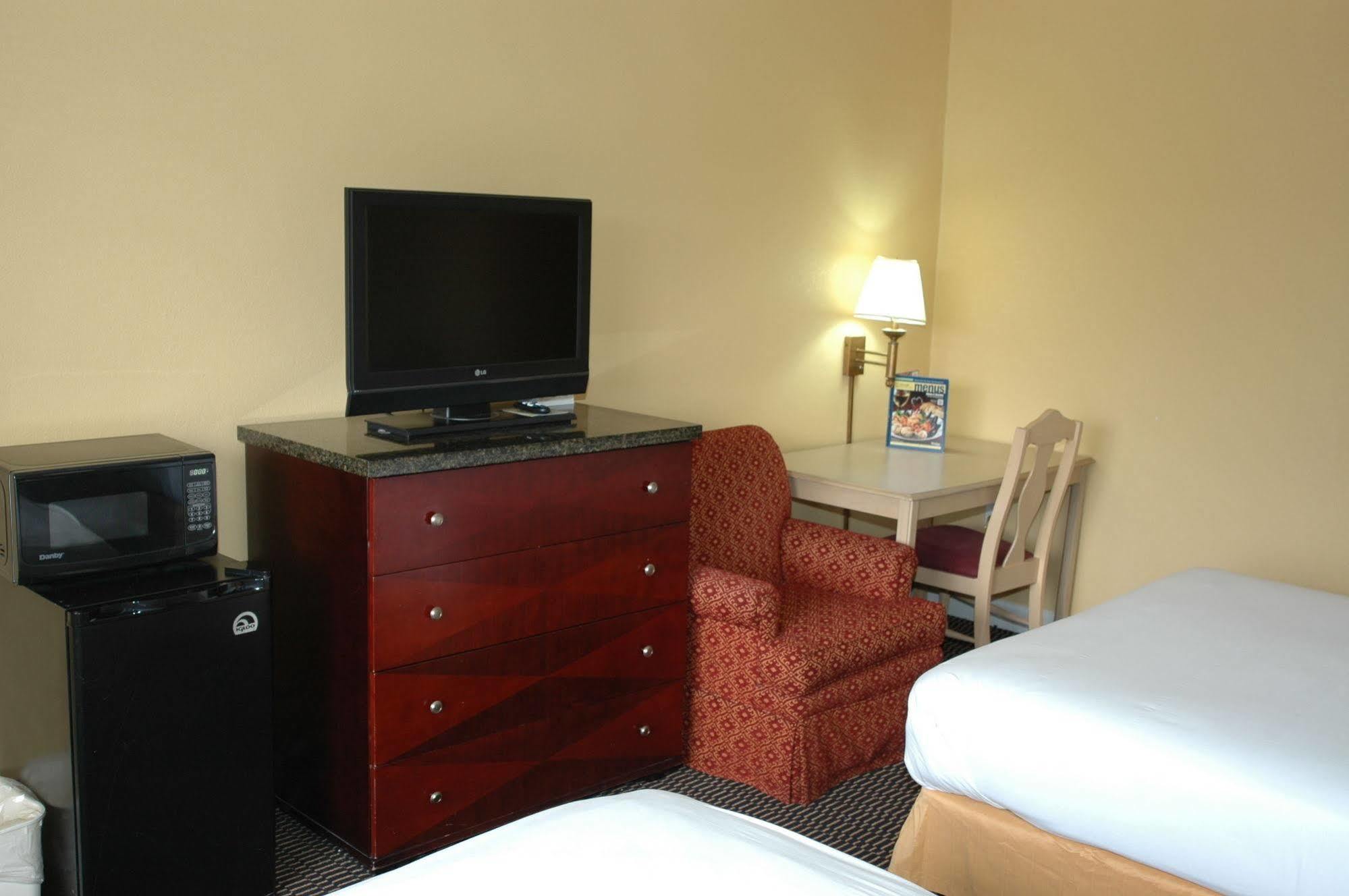 Ambassadors Inn & Suites Virginia Beach Ngoại thất bức ảnh